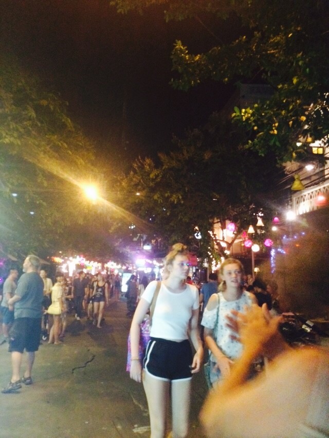 かおちゃんとごはんさんぽ_8486